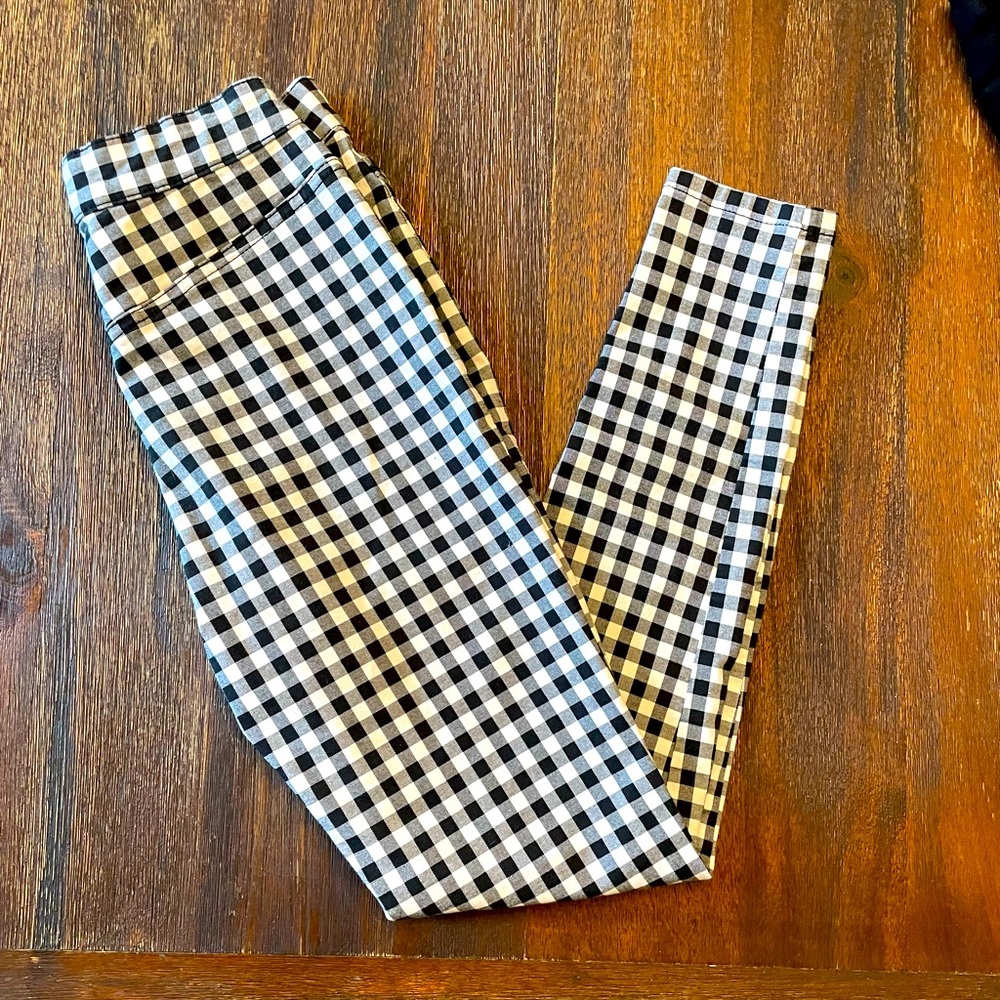 Free people checkered skinny pants size 24, only worn a few times.